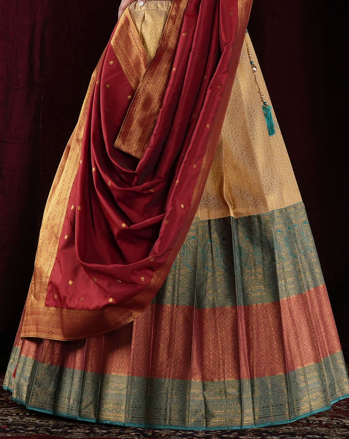 16 Silk Half Sarees That Caught Our Acute Attentions | Half saree designs, Half  saree lehenga, Saree designs